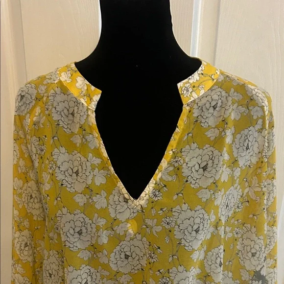 CAbi Yellow and White Floral Tunic - Picture 3 of 9